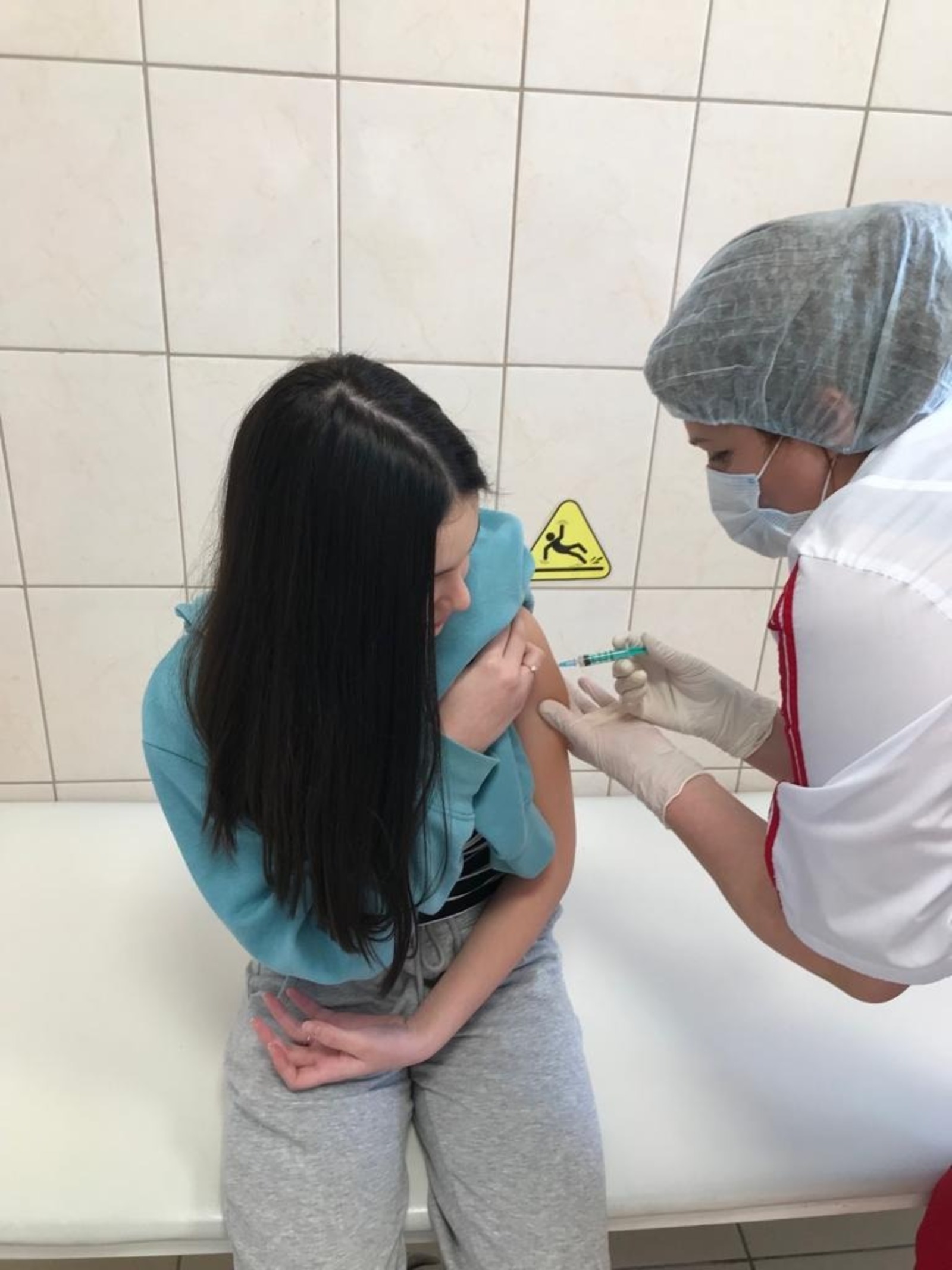В Башкирии от коронавируса вакцинировались 172 подростка