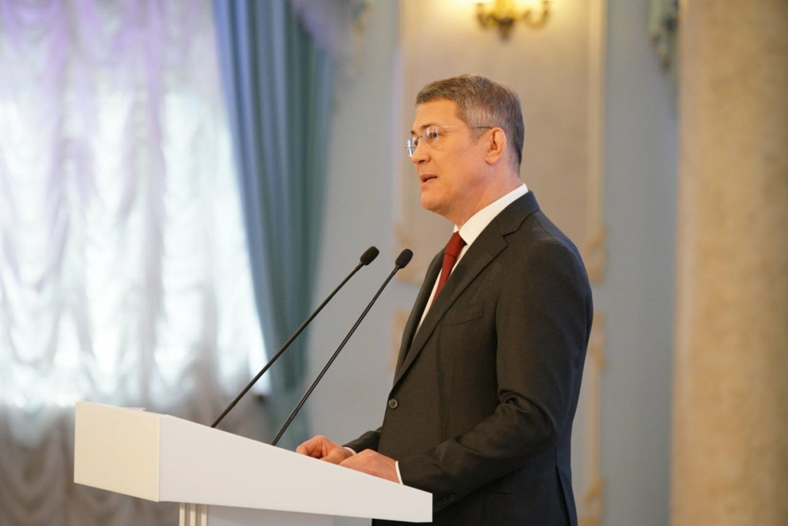 Олег Яровиков