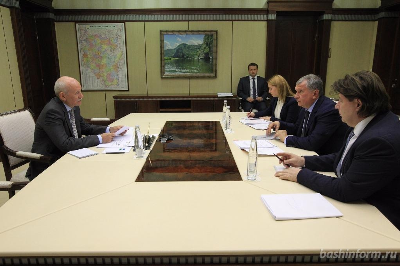 Олег Яровиков