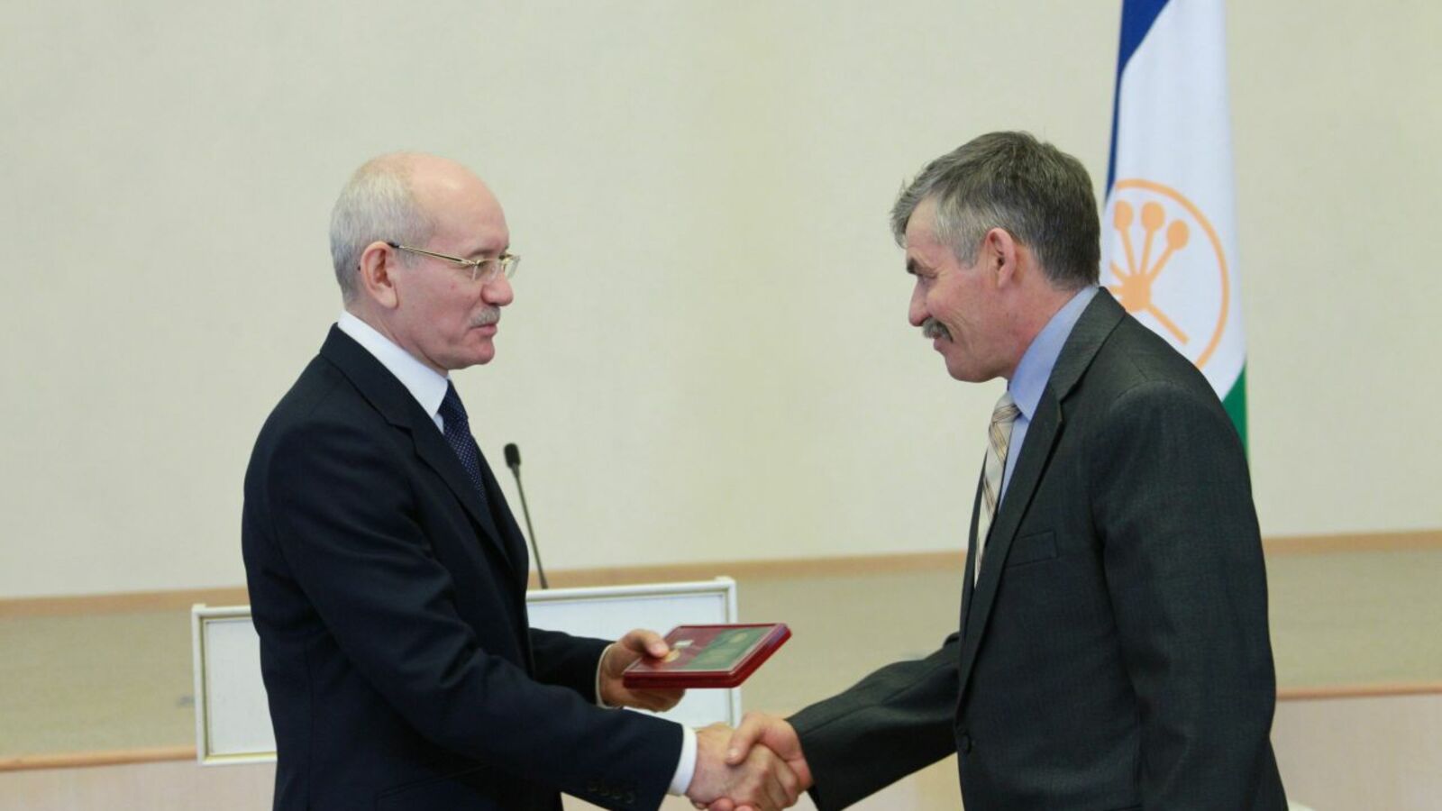 Олег Яровиков