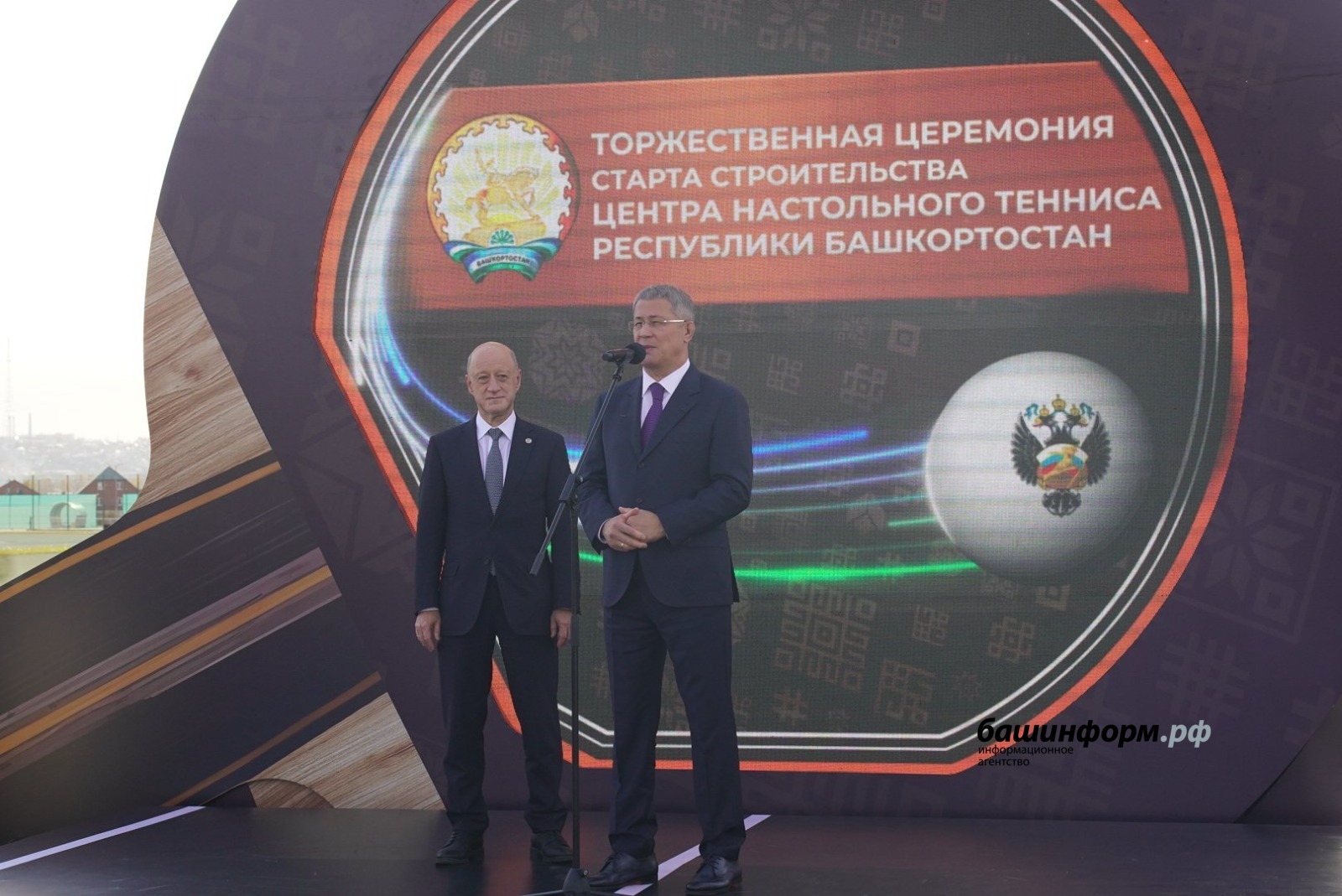 Олег  Яровиков