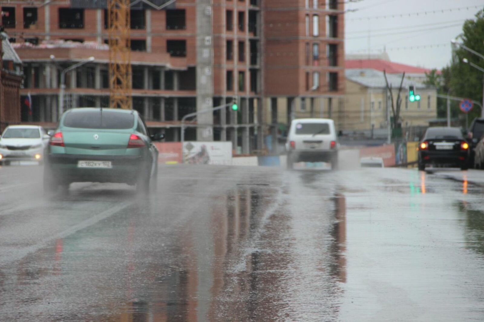 автор