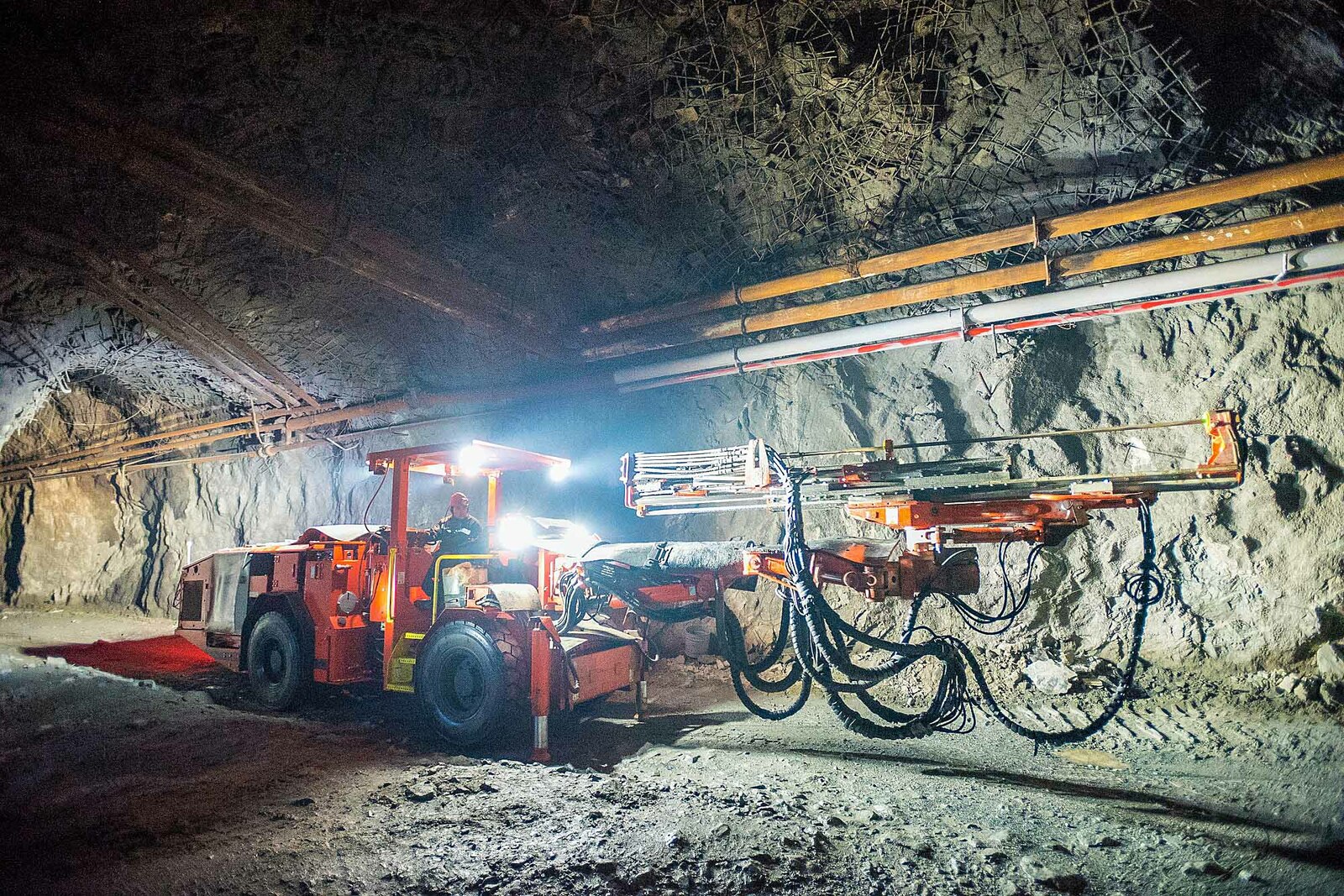 Связь в руднике: «Ростелеком» протестировал беспроводную сеть на Учалинском горно-обогатительном комбинате