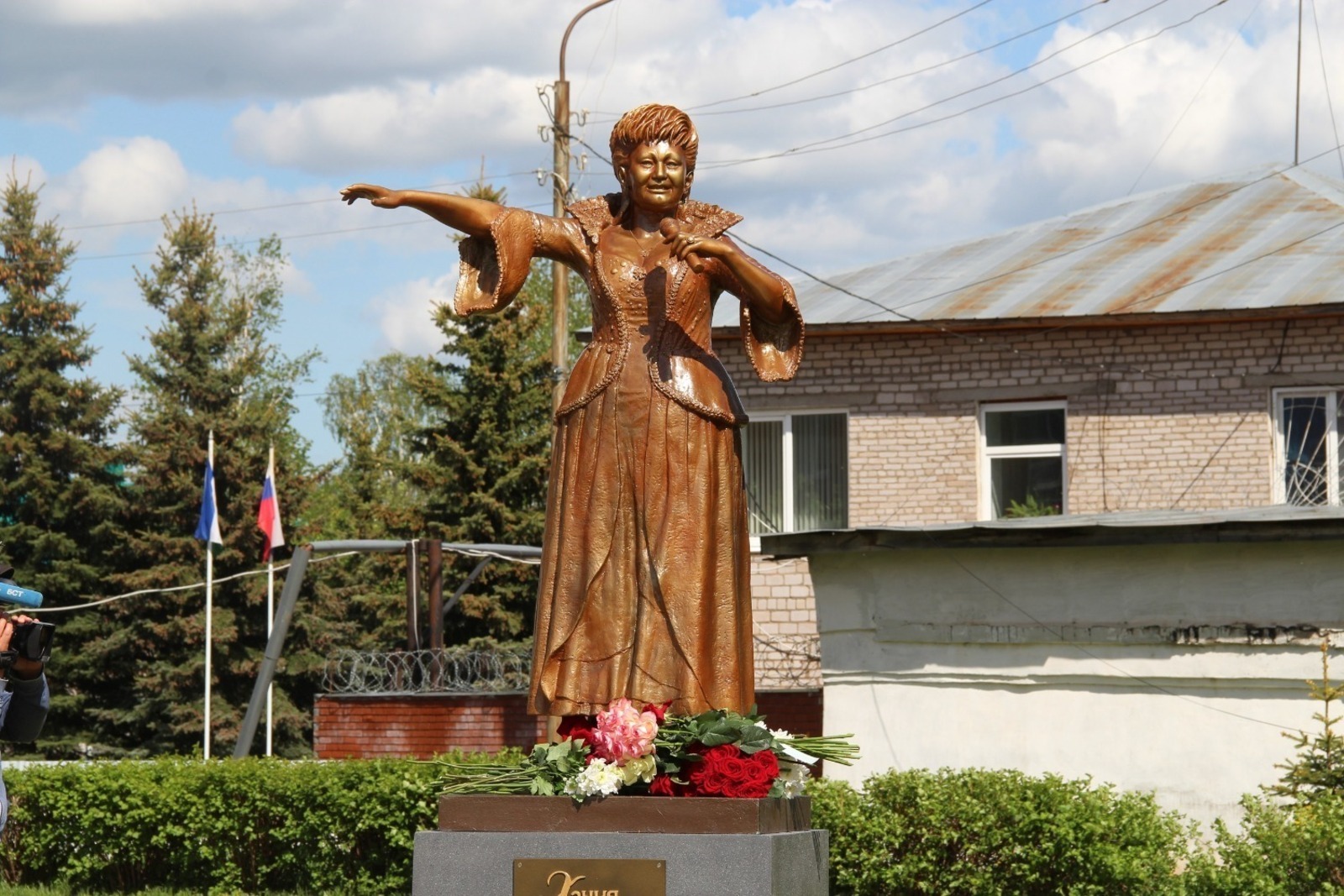 В Башкирии убрали памятник Хании Фархи