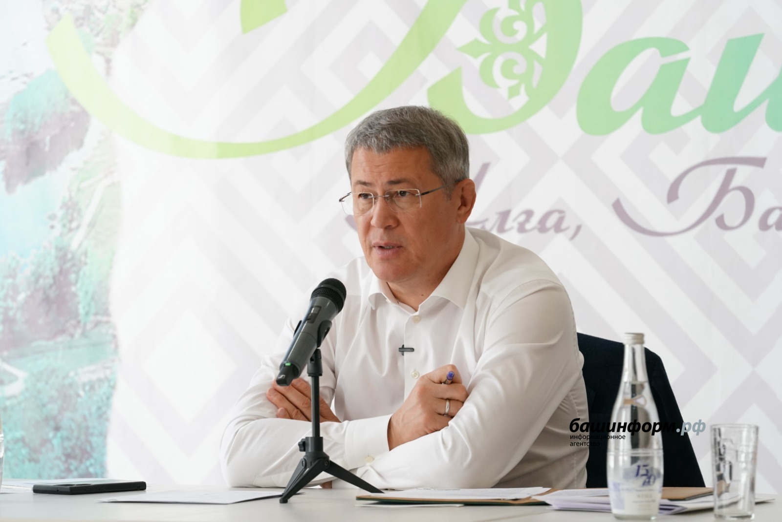 Олег Яровиков