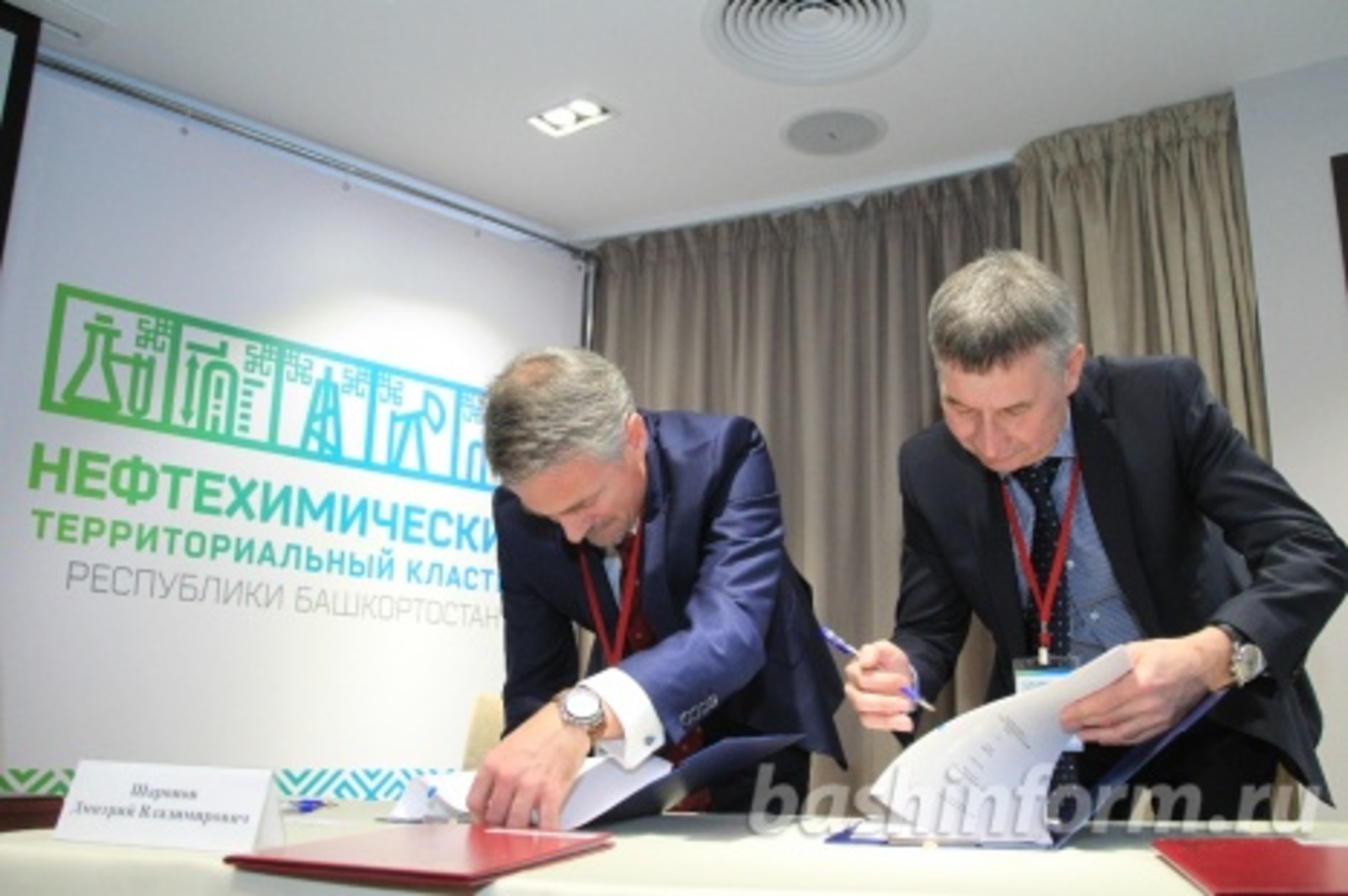 Олег Яровиков