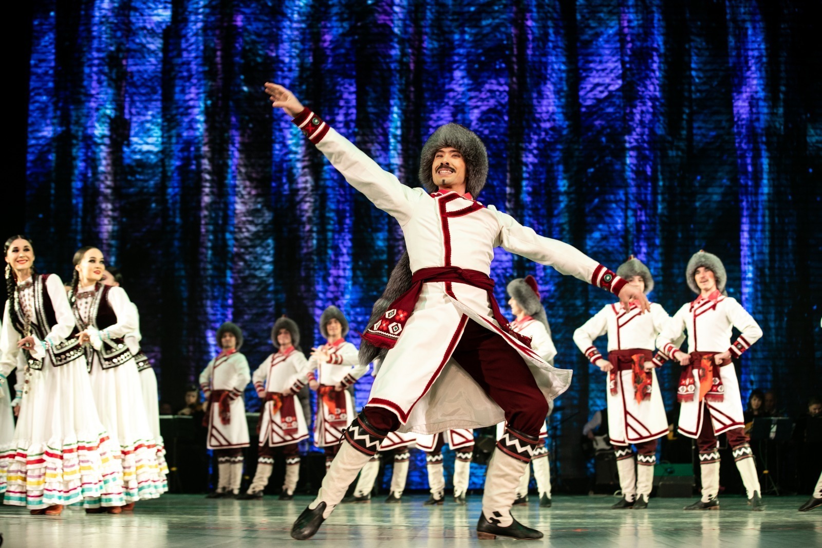 Фәйзи Ғәскәров исемендәге халыҡ бейеүҙәре ансамбле | матбуғат хеҙмәте