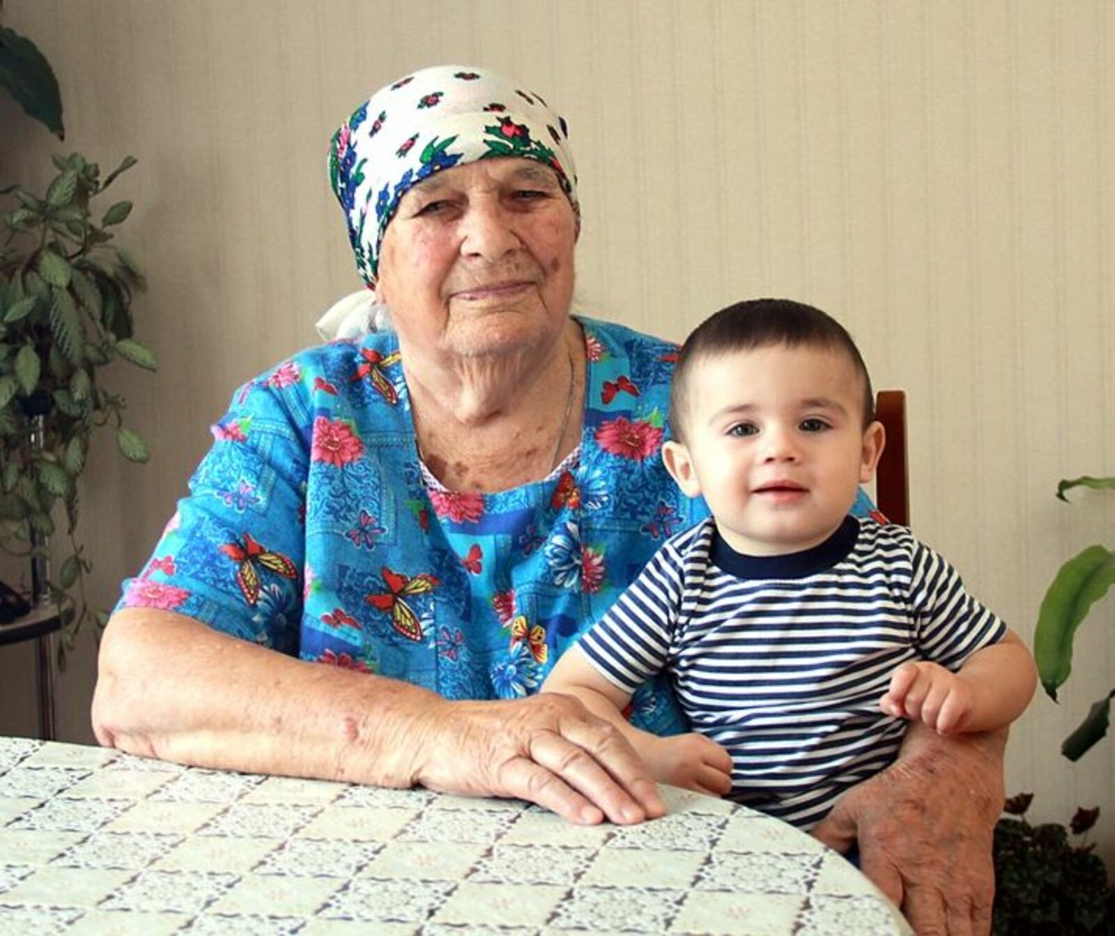 Татьяна Филипповна Голенастова с любимым правнуком Ваней.