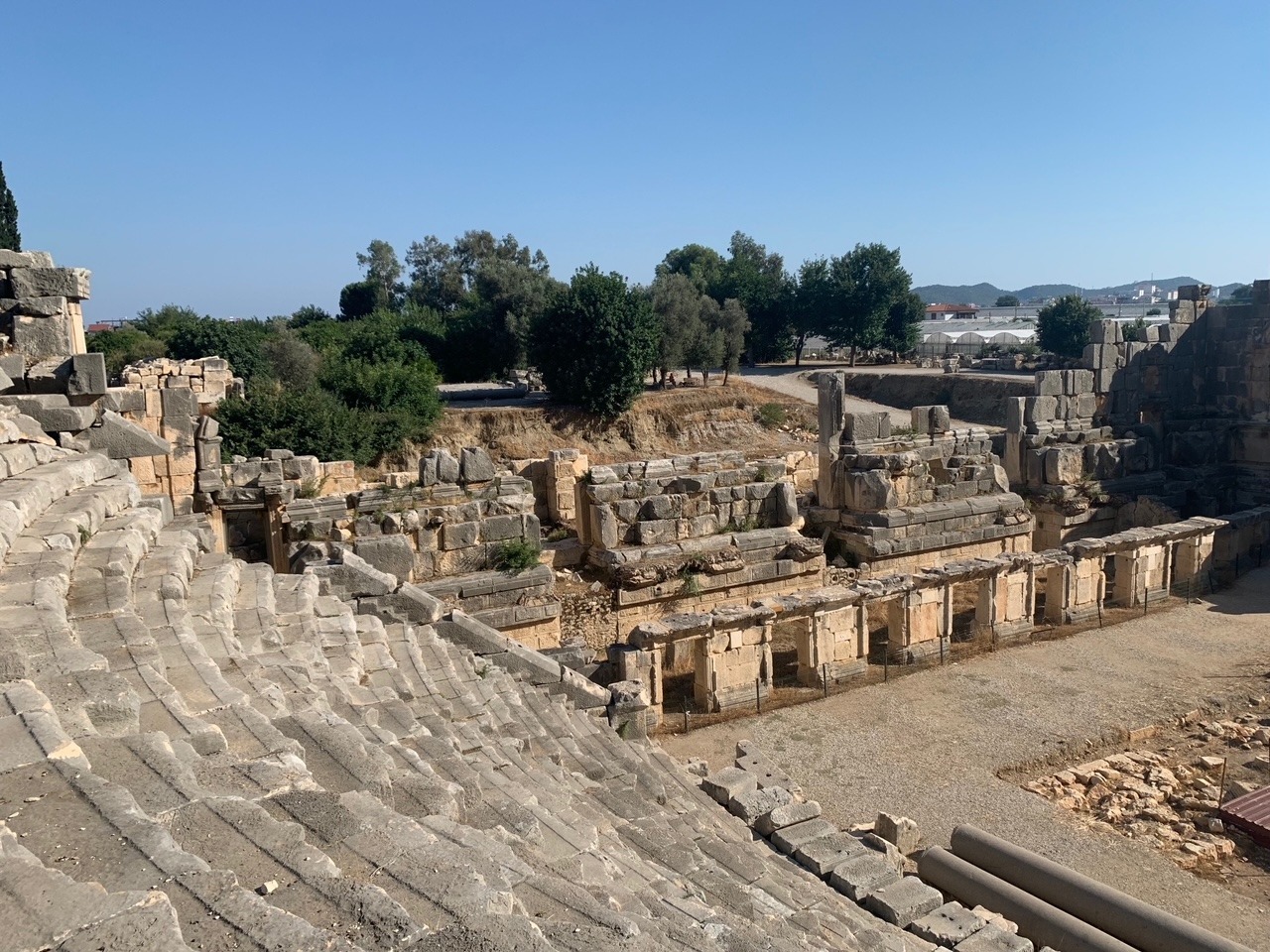 автор  Каменный театр.