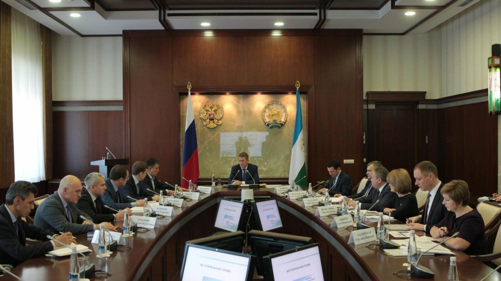 Олег Яровиков