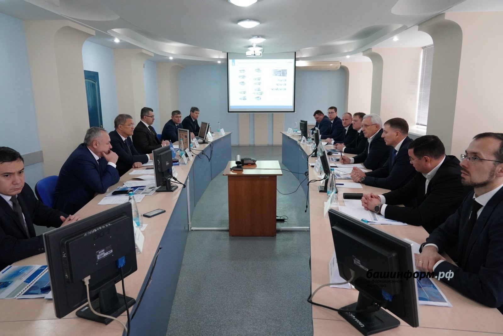 Олег  Яровиков