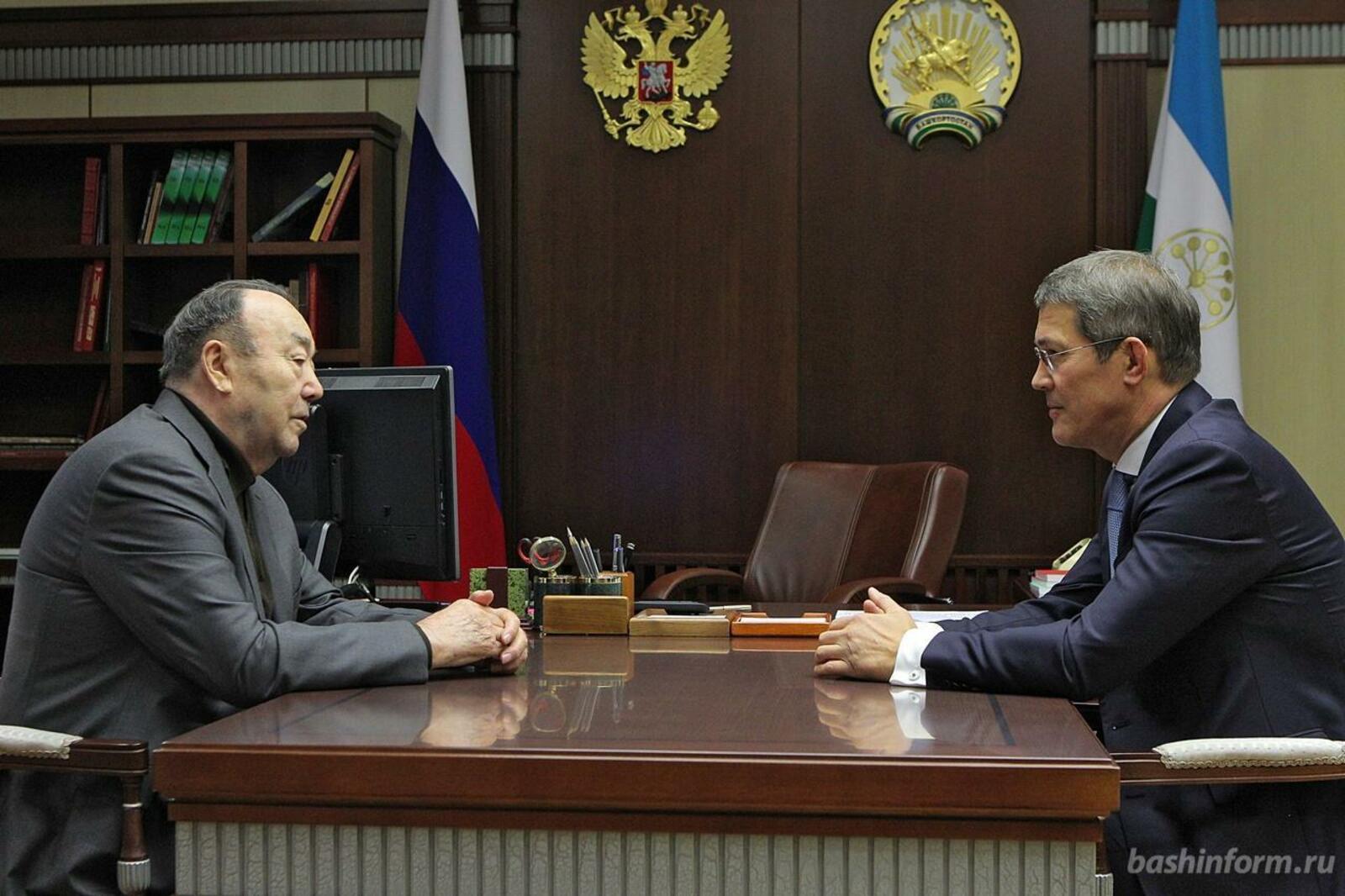 Олег Яровиков