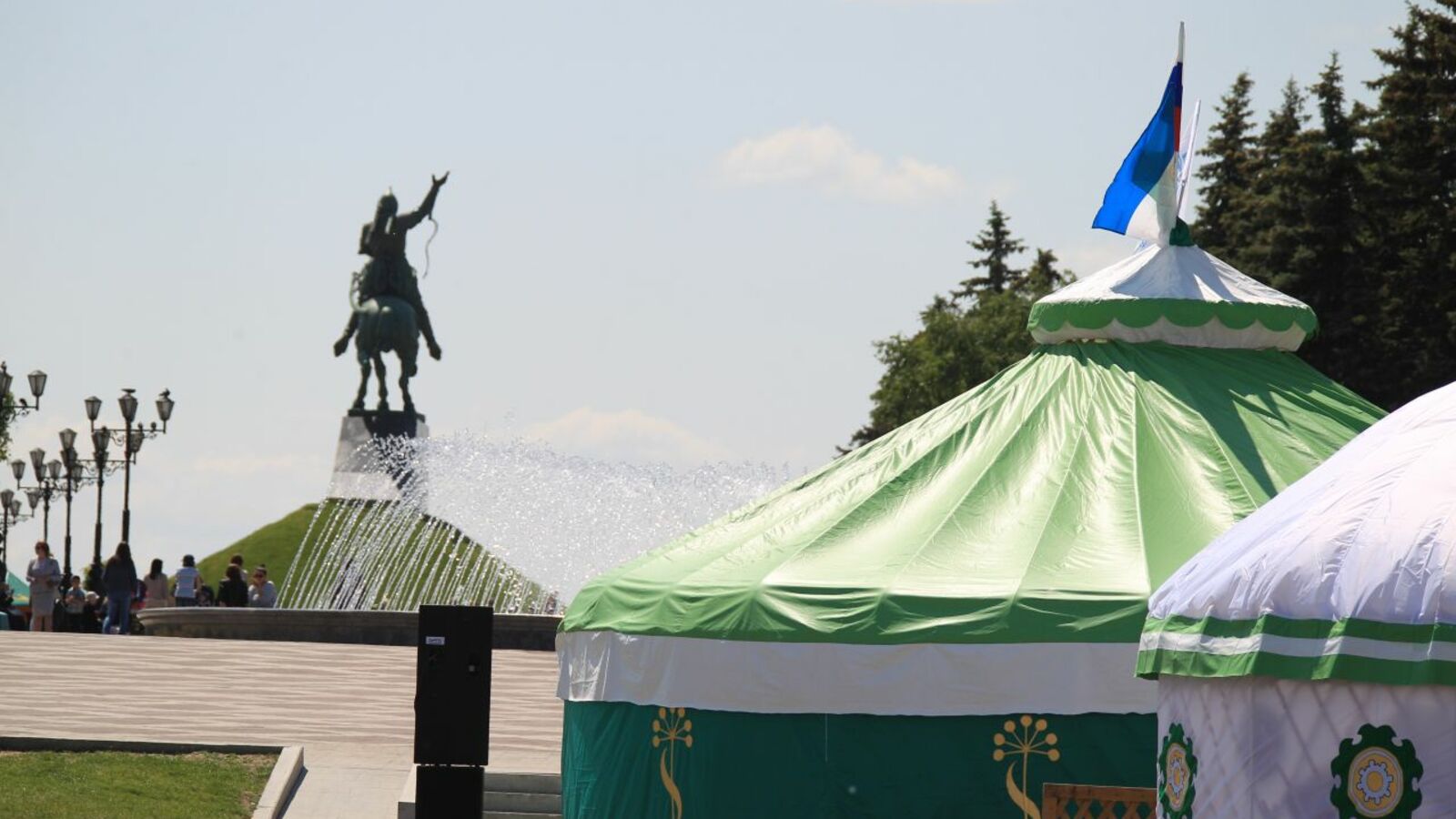 Олег Яровиков