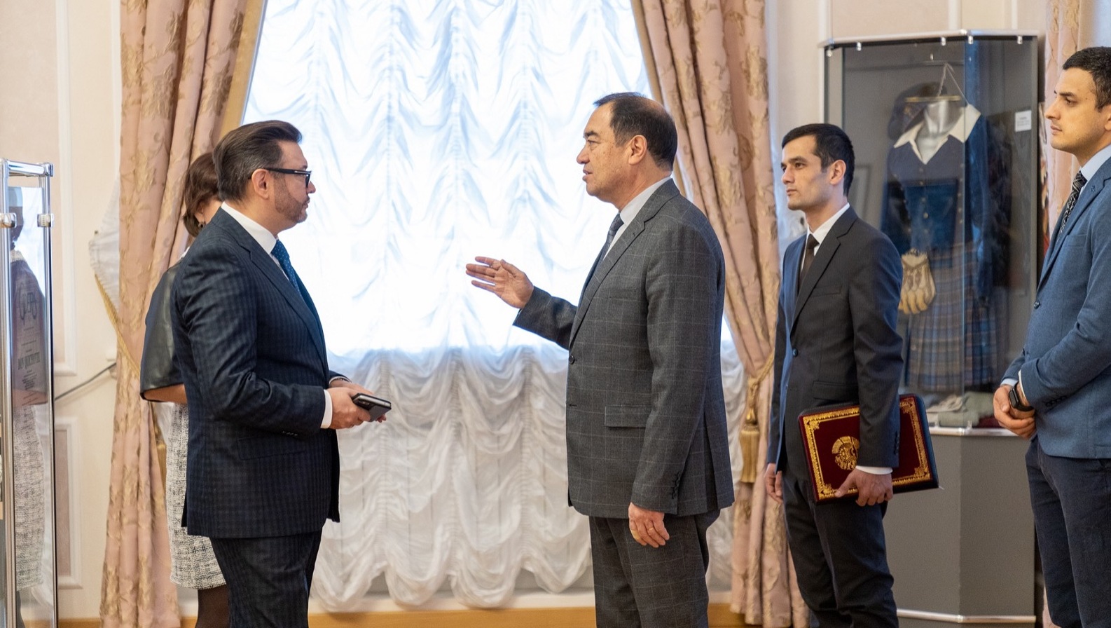 Башоперу посетила делегация из Таджикистана