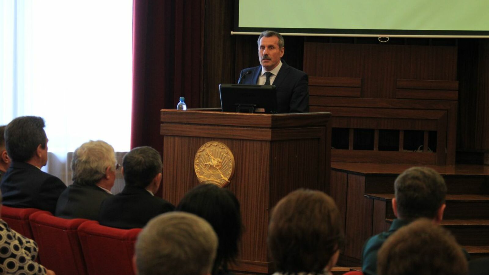 Олег Яровиков