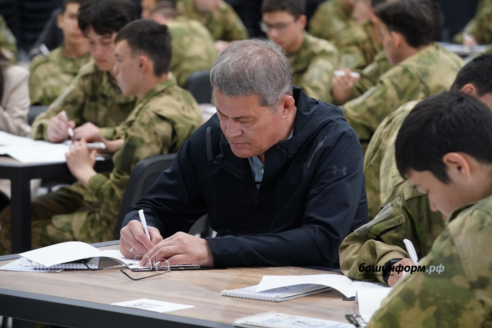 Олег Яровиков