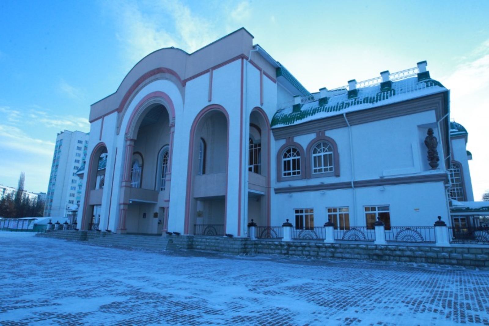 Олег Яровиков