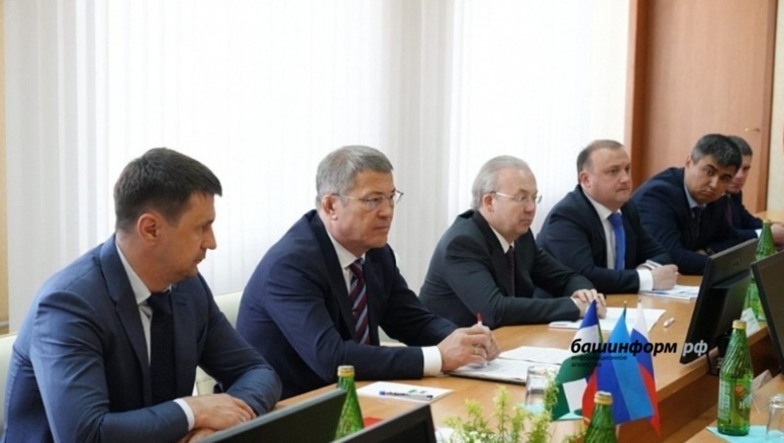 Мнение экспертных аналитиков по поводу визита руководителя Республики Башкортостан в Луганск