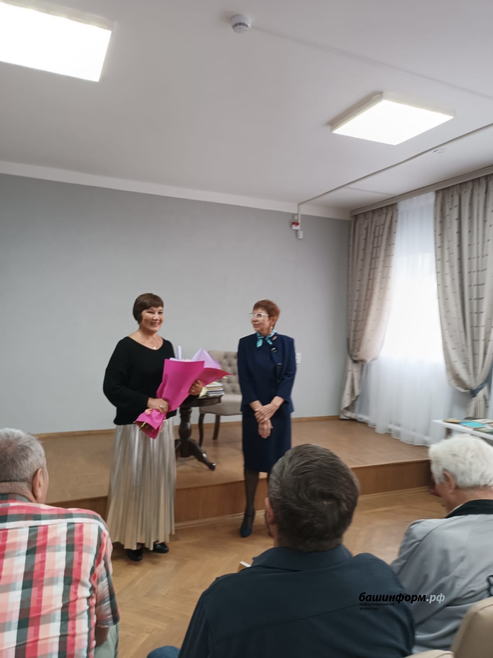 автор