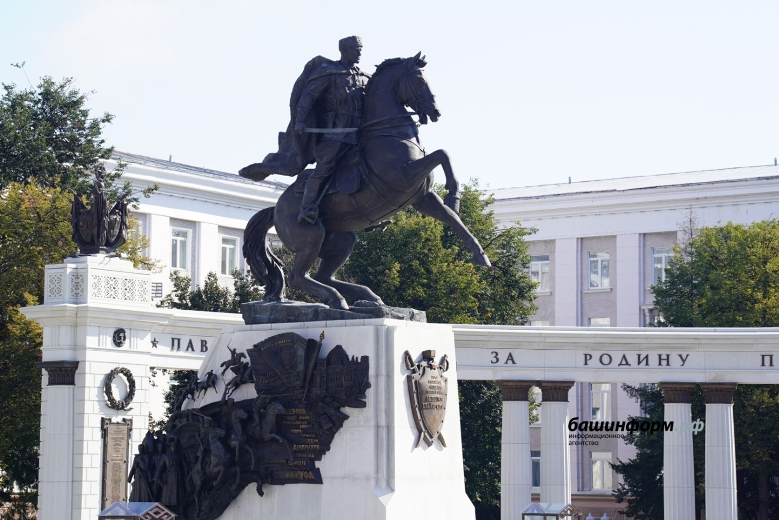 Олег Яровиков