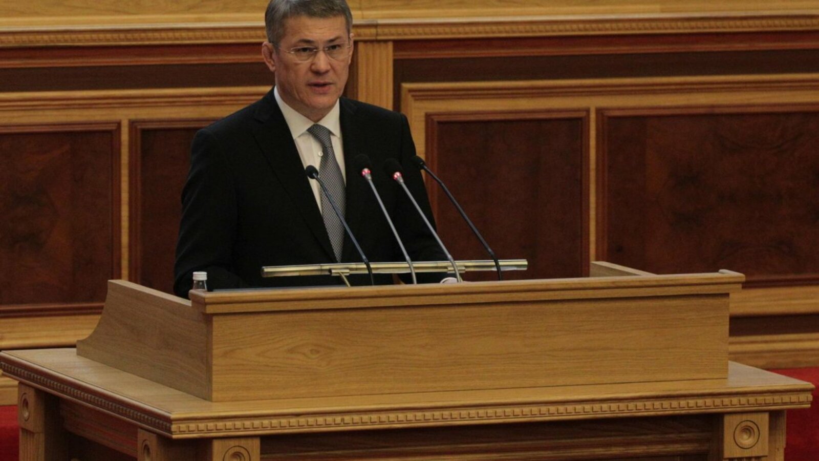 Олег Яровиков