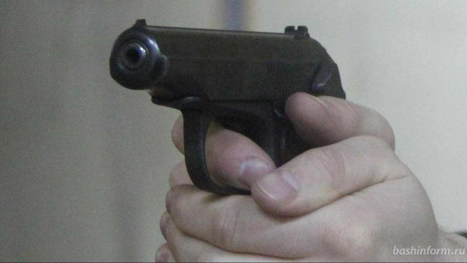 Житель Республики Башкортостан оставил в пиццерии сумку, в которой находился пистолет