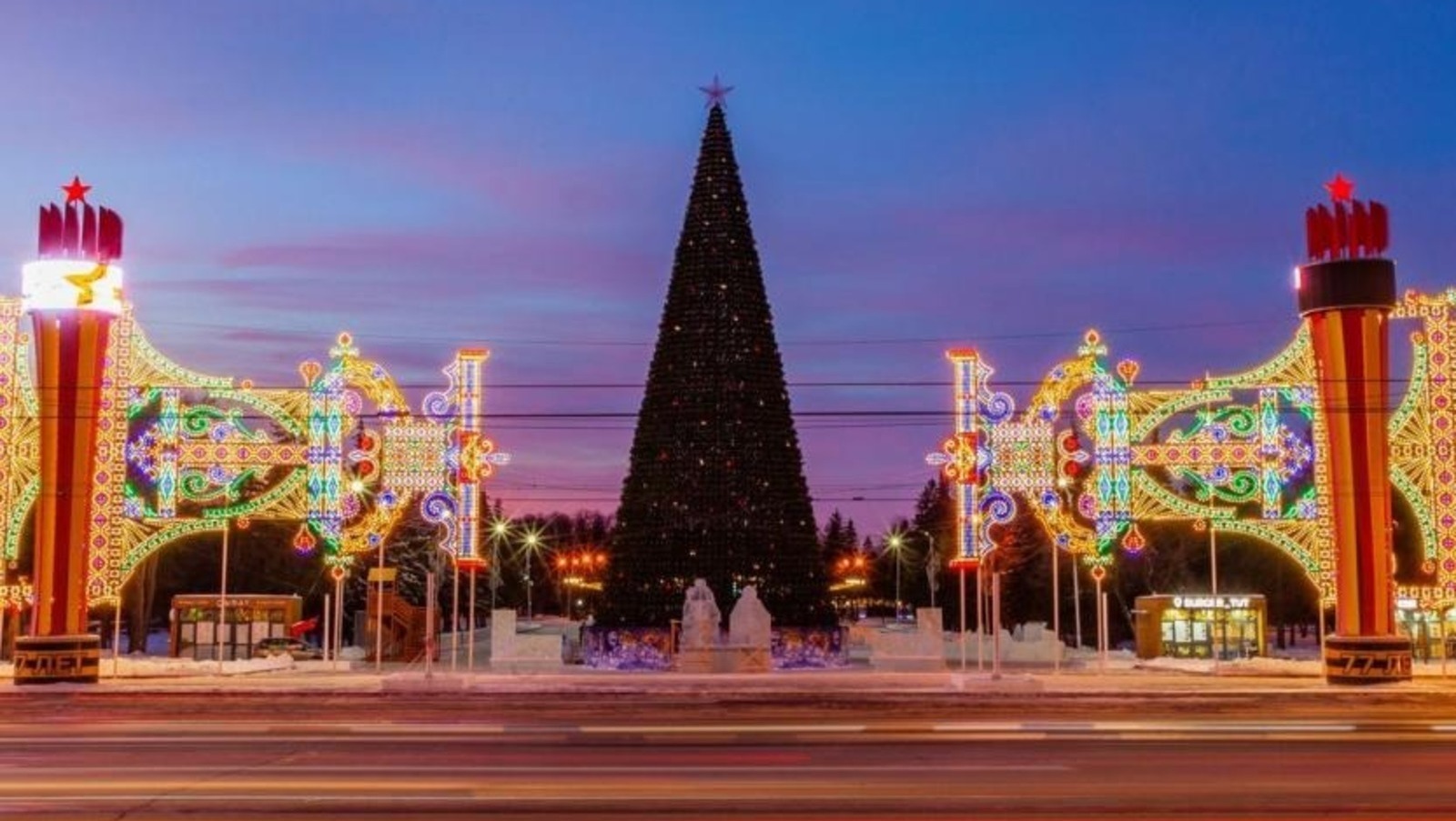 Уфимцев приглашают на открытие центральной городской ёлки на площади имени  Ленина | 23.12.2022 | Новости Уфы - БезФормата