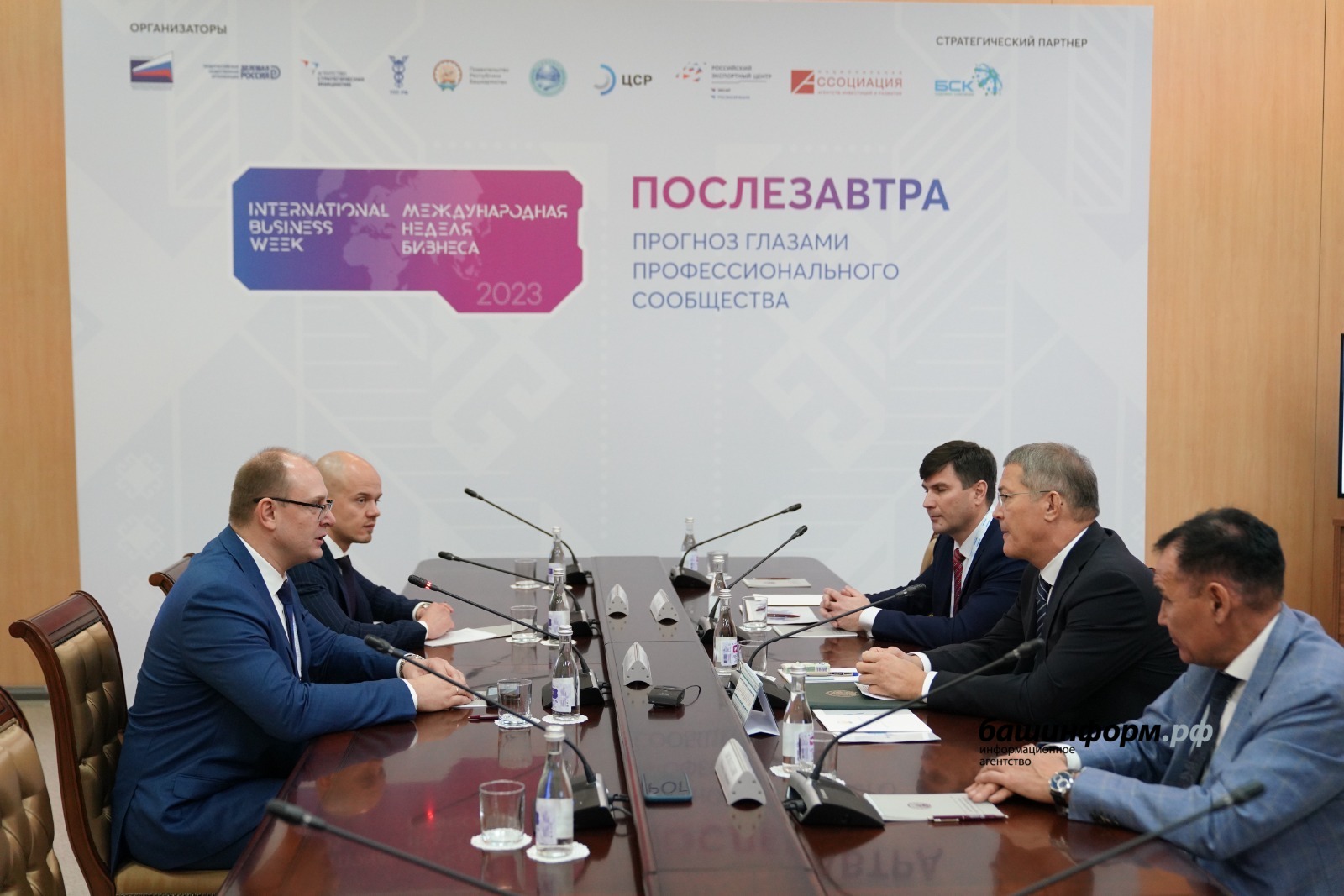 Олег Яровиков