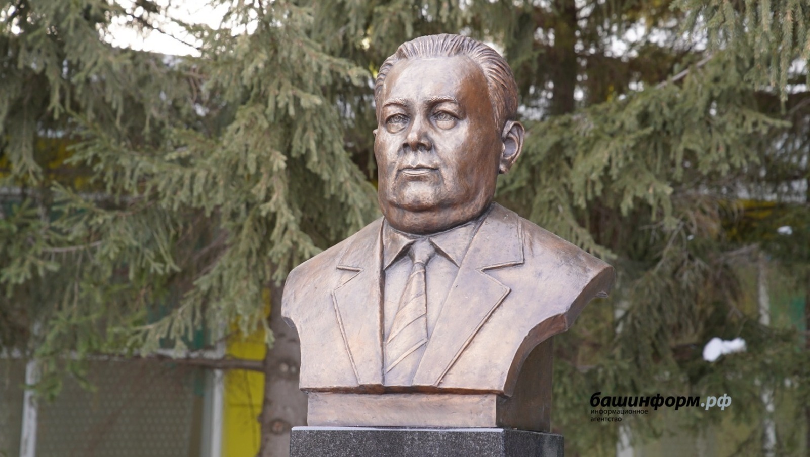 Олег Яровиков