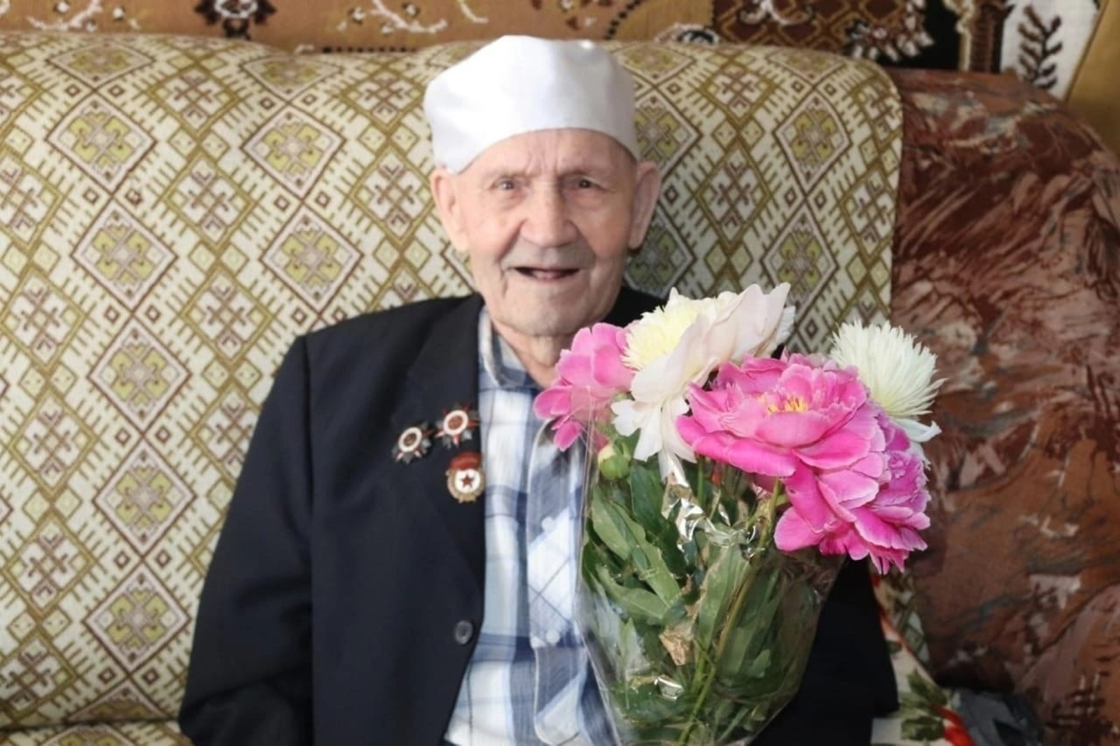 Антон Тарасов  Абдулла Хамзин
