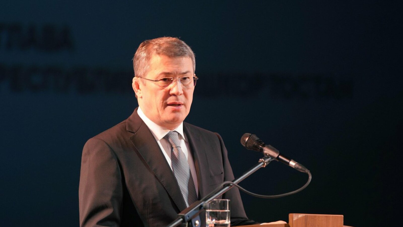 Олег Яровиков