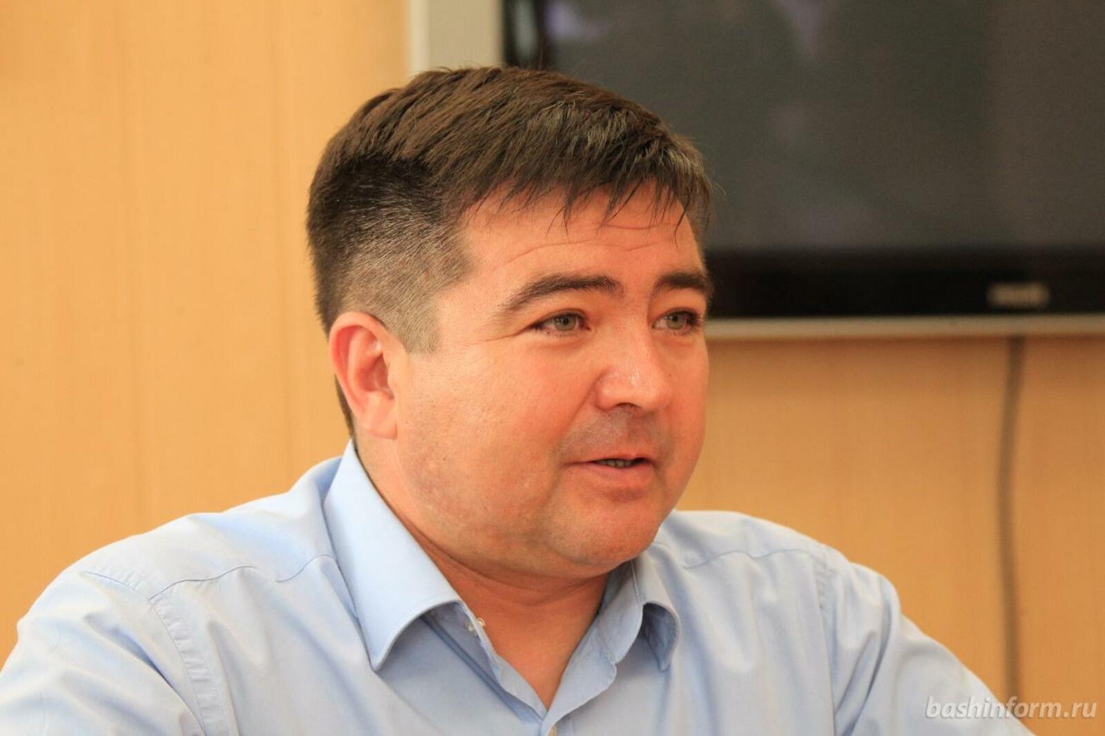 Олег Яровиков