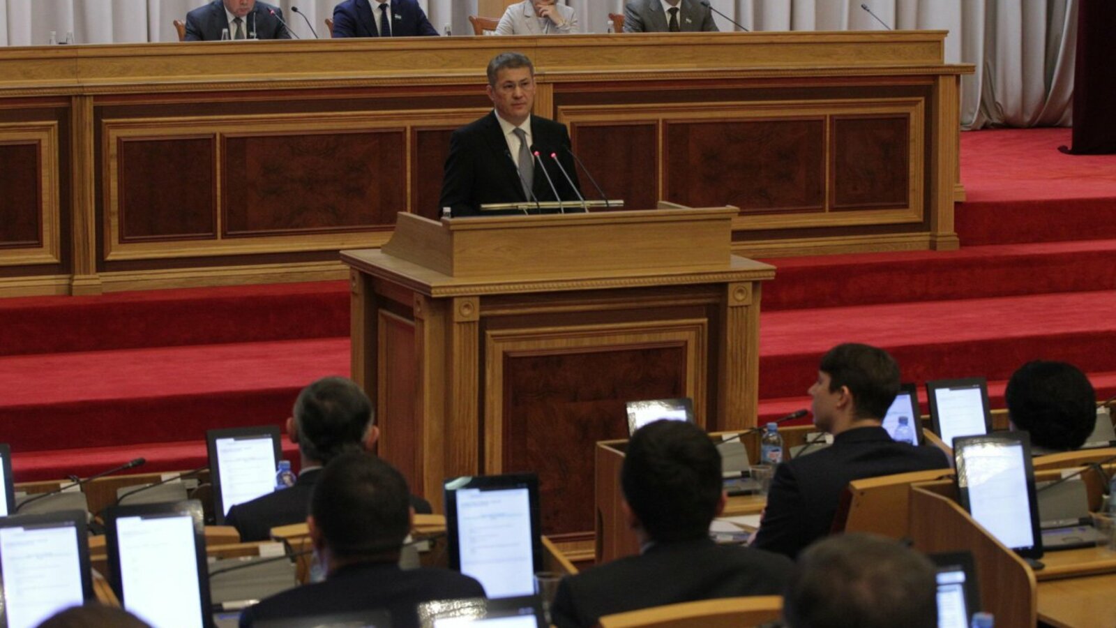 Олег Яровиков