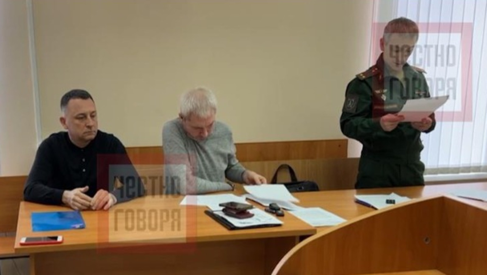 стоп-кадр видео «Честно говоря»
