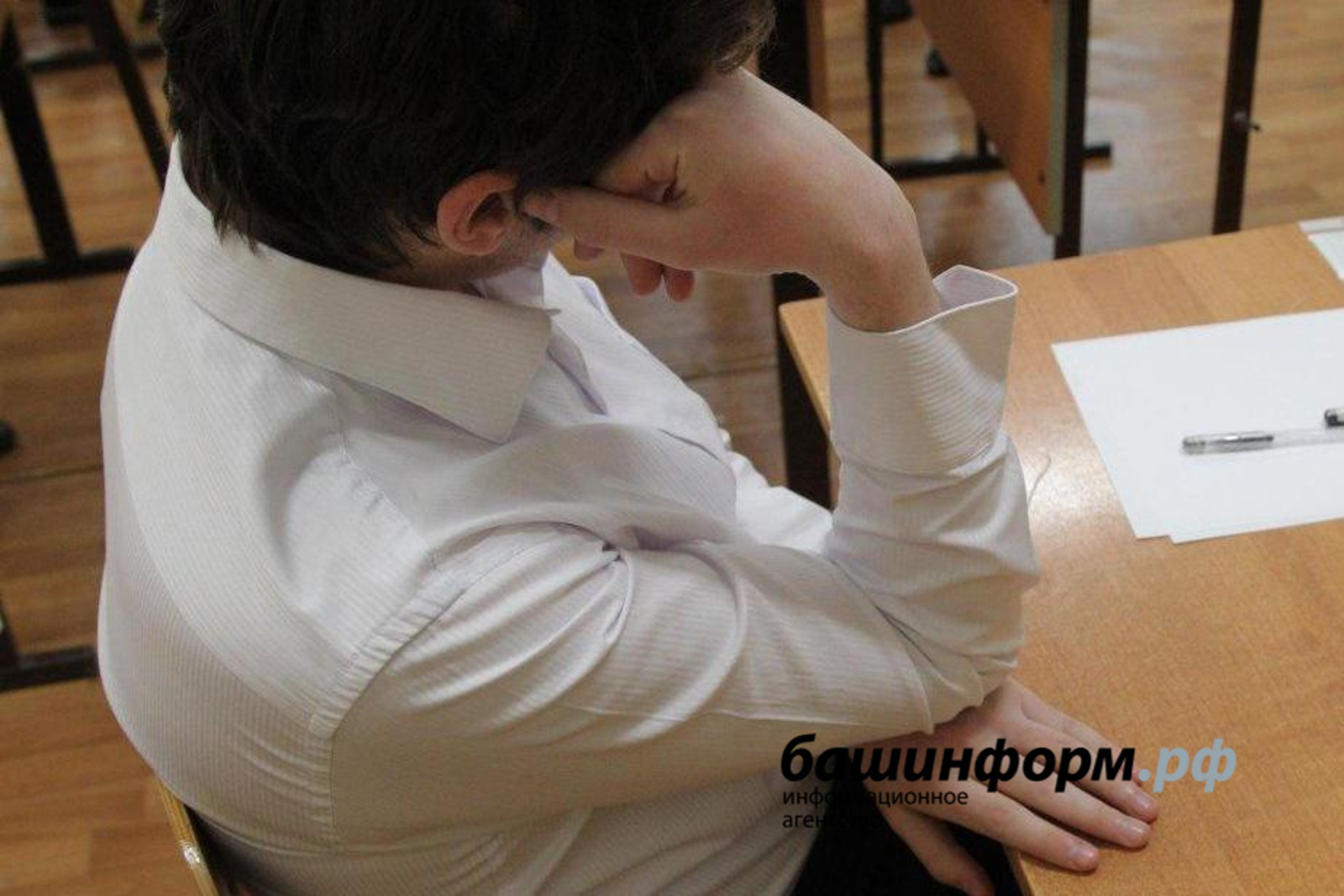 Президент России поручил сократить количество контрольных работ в школах