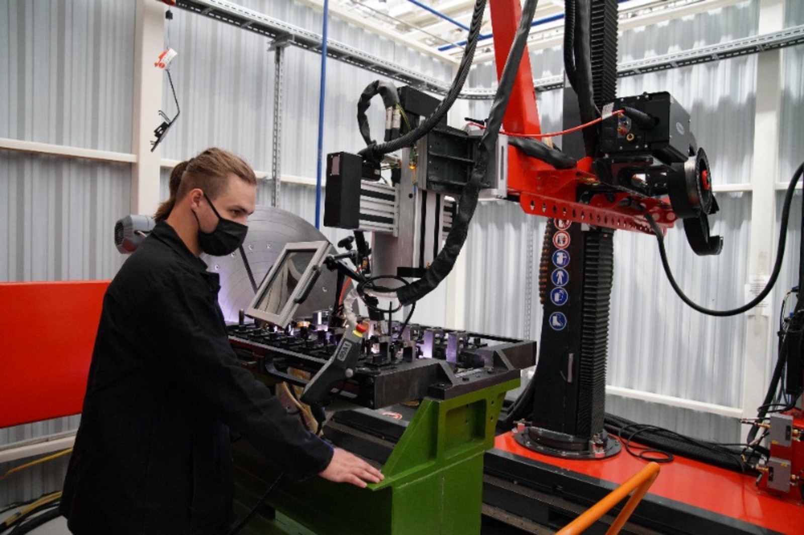 Олег Яровиков