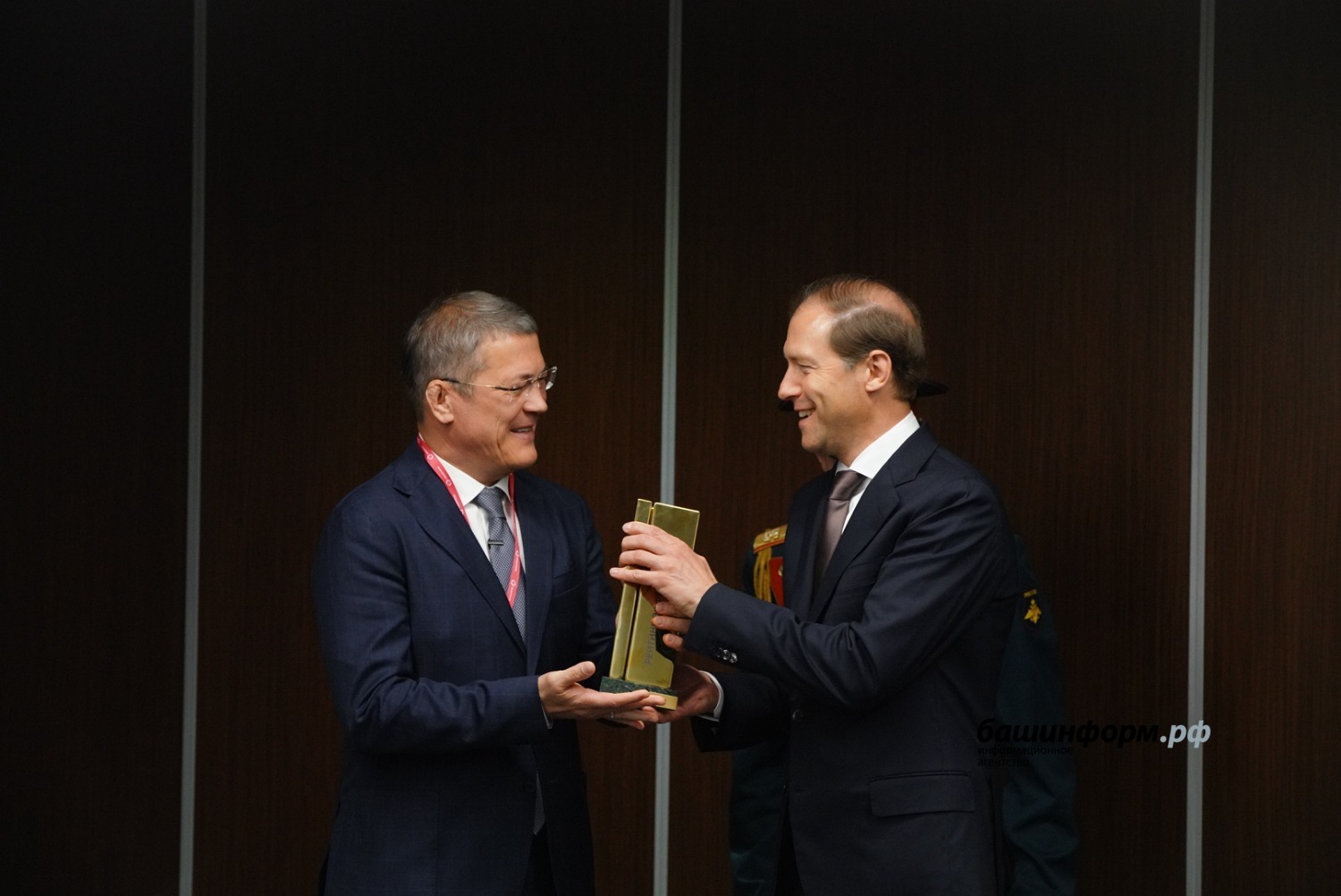 Олег Яровиков