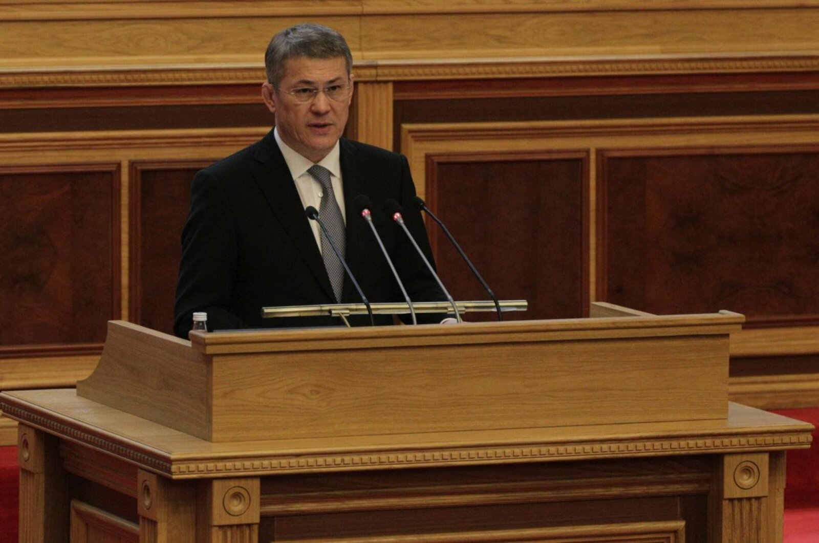 Олег Яровиков