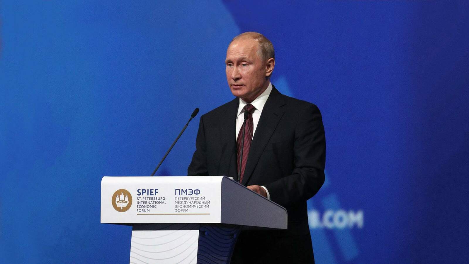 Путин хөкүмәткә балалы ғаиләләргә ярҙам итеү буйынса киҫкен саралар күрергә ҡушты
