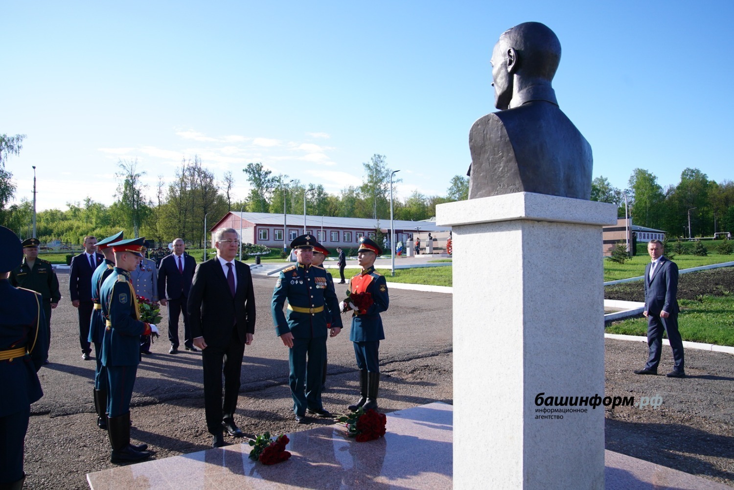 Олег Яровиков