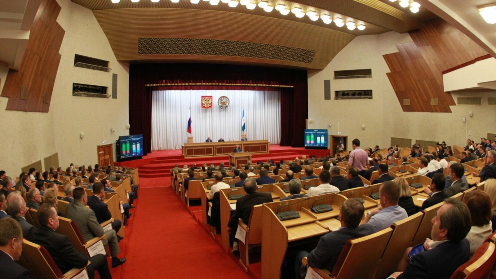 Олег Яровиков