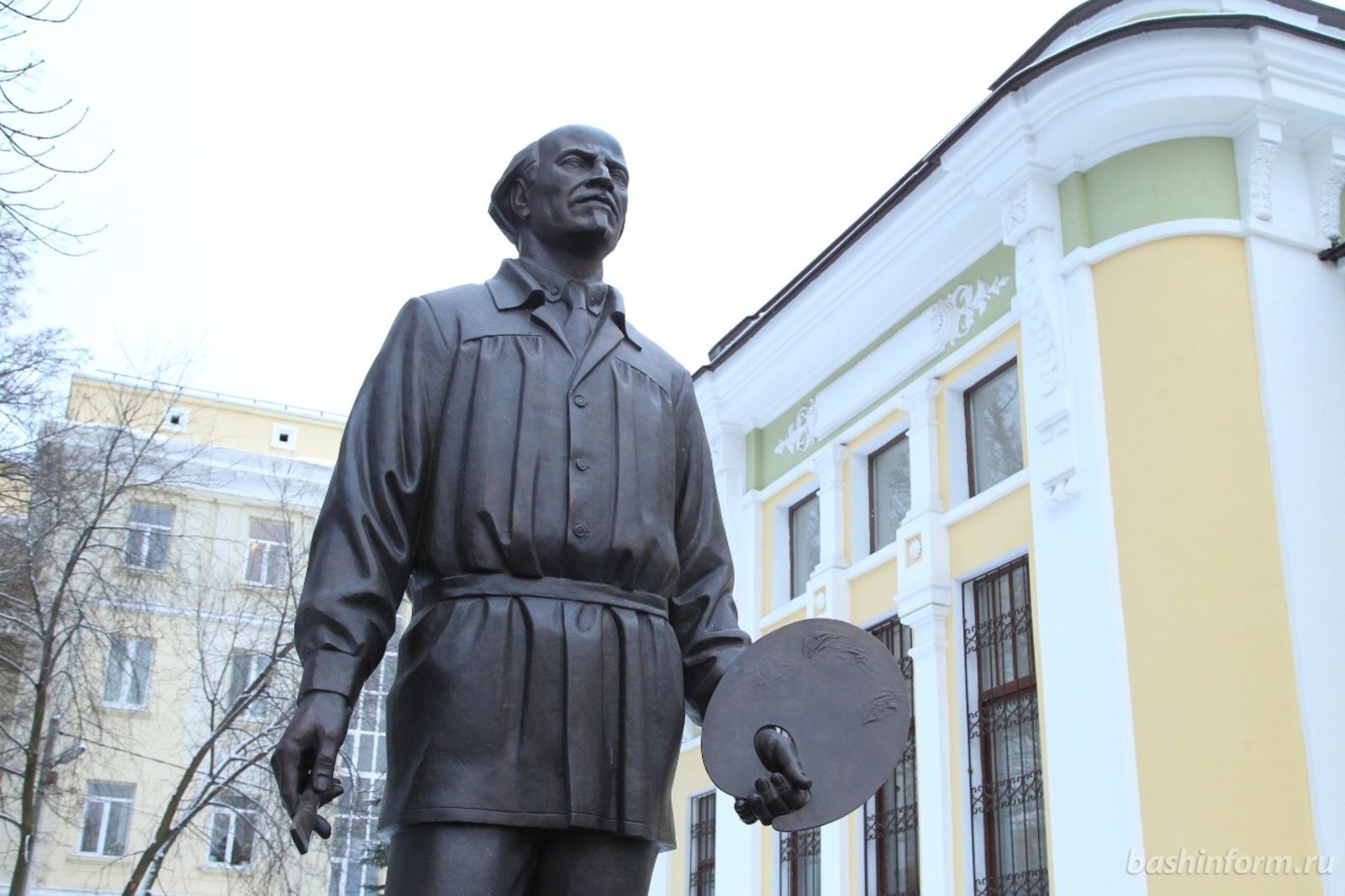 Олег Яровиков