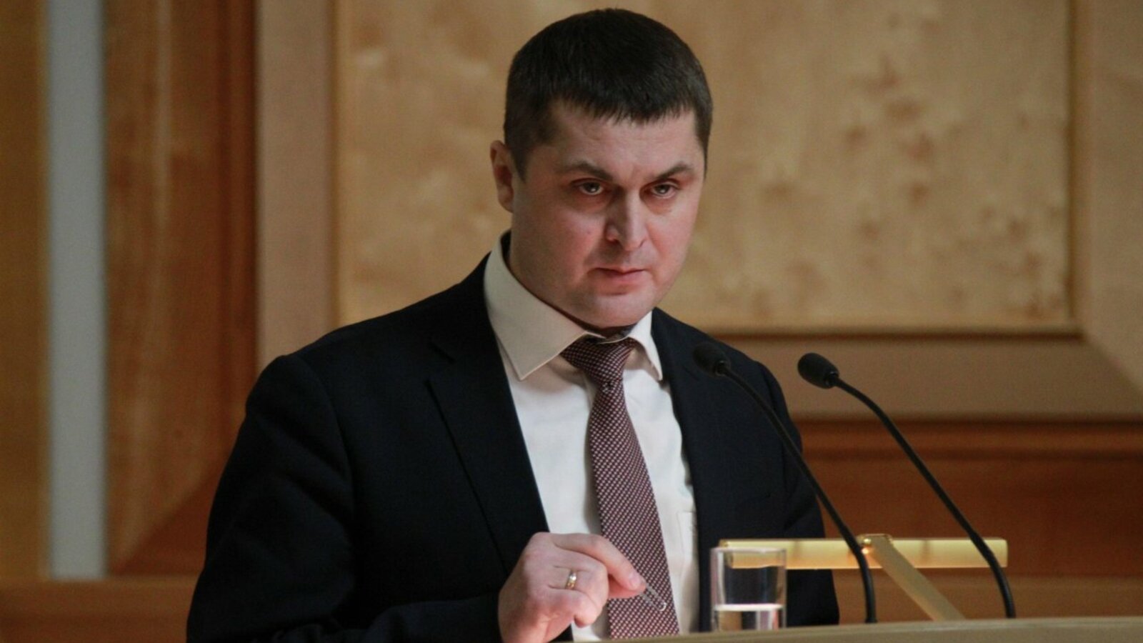 Олег Яровиков