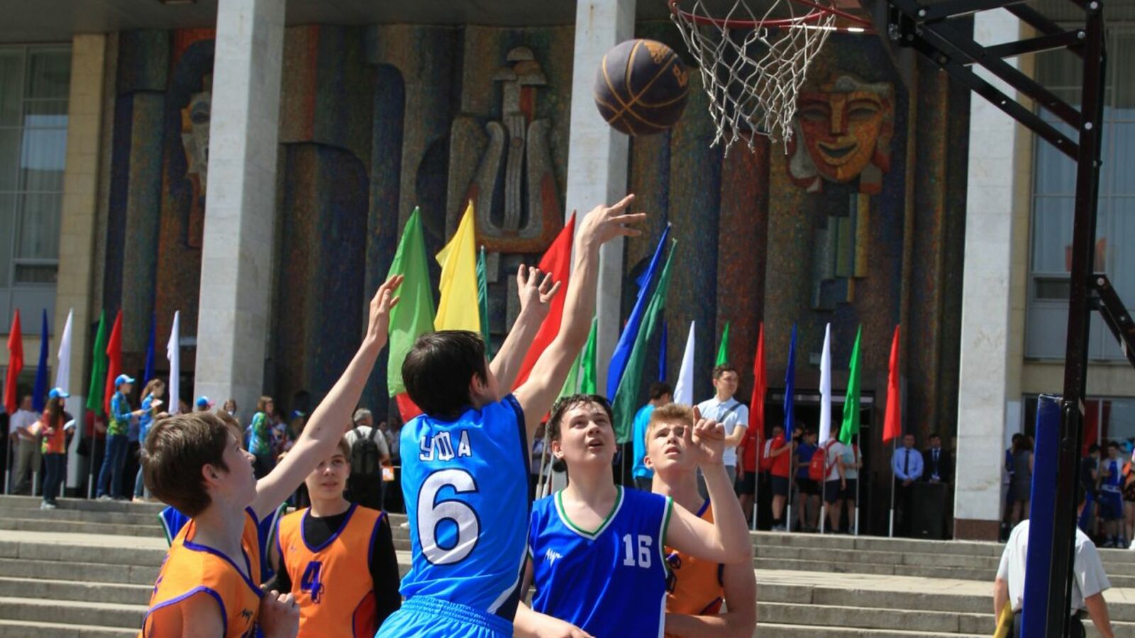 Олег Яровиков