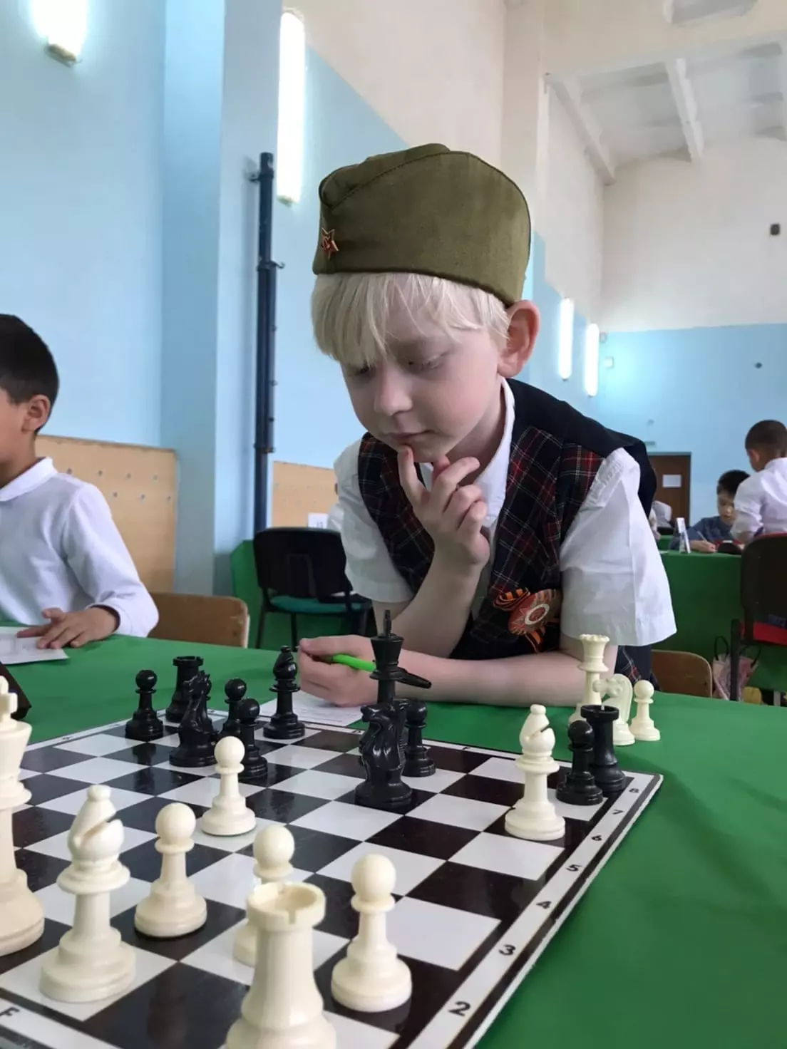 Юные гафурийские шахматисты снова отличились в соревнованиях регионального уровня