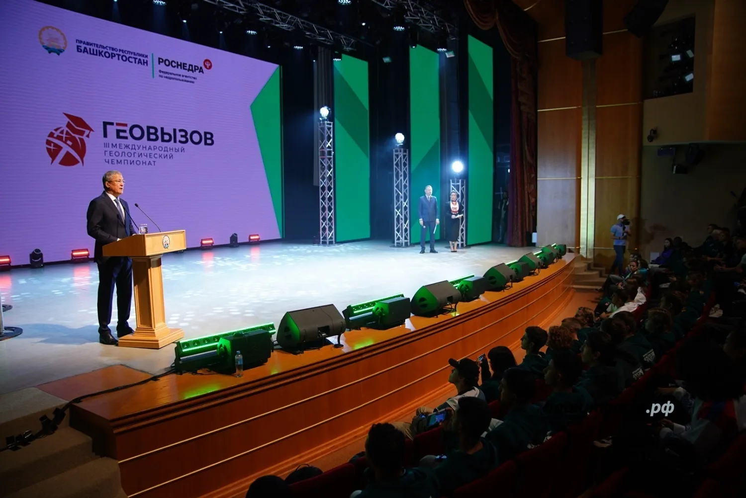 Олег Яровиков