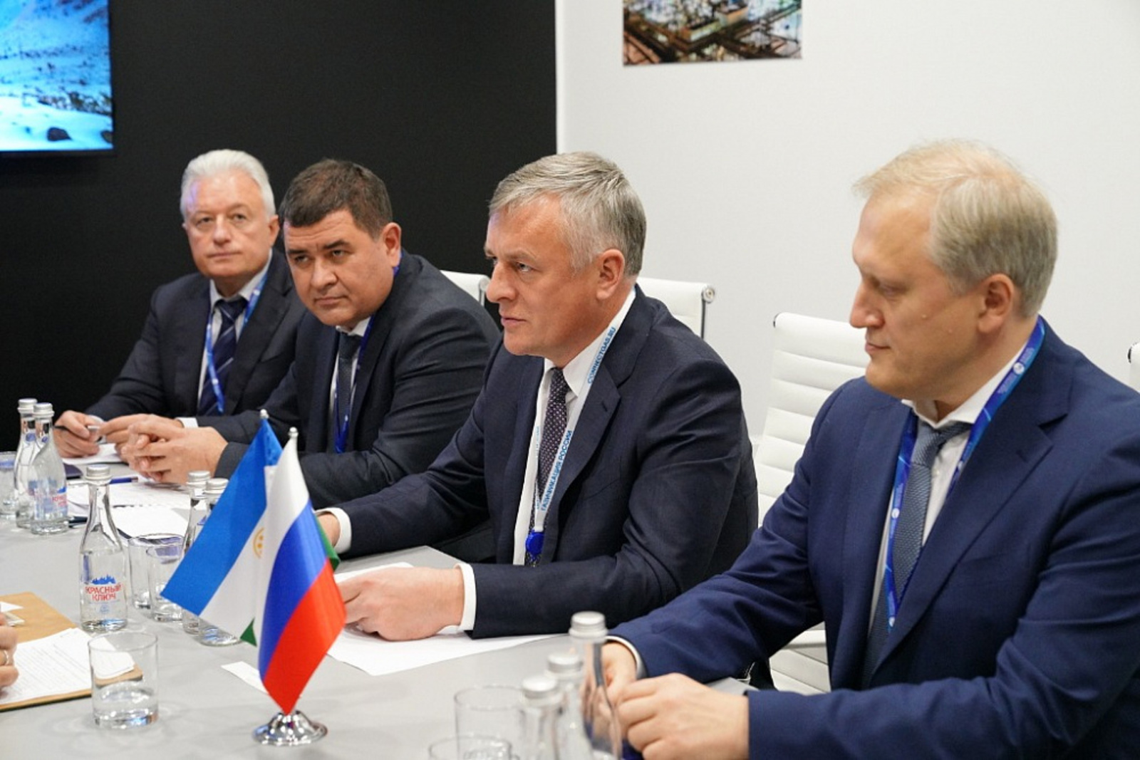 Глава Башкортостана и генеральный директор ООО «Газпром межрегионгаз» обсудили планы по газификации