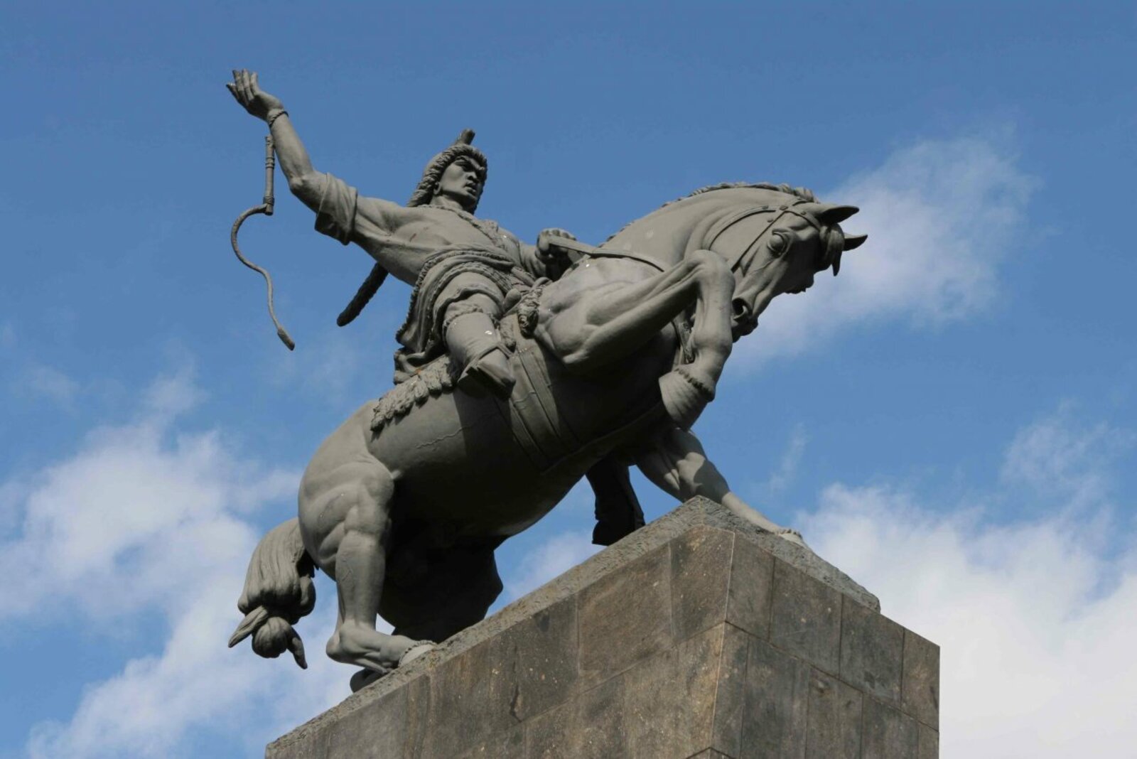 Олег Яровиков