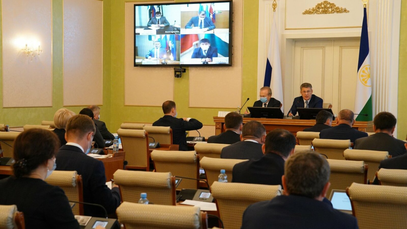 Олег Яровиков