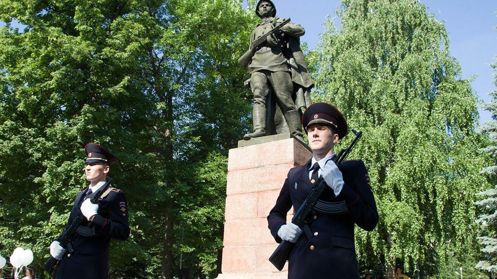 Олег Яровиков